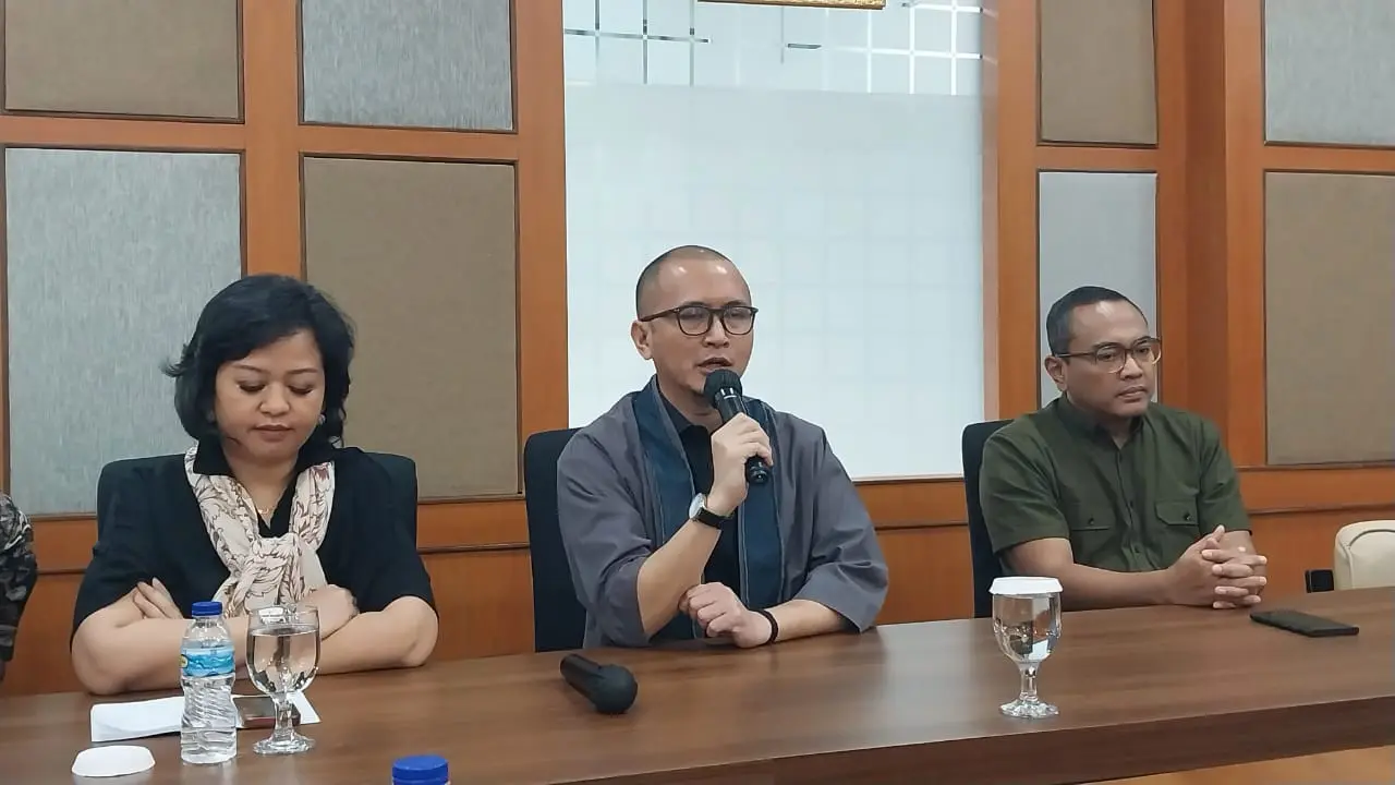 Kementerian Koperasi dan UKM menekankan perlu adanya pasar yang setara bagi UMKM asli Indonesia. Menyusul banyaknya produk impor yang dijual lewat e-commerce, termasuk TikTok Shop.