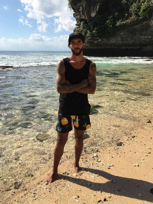 7 Potret Demerson Bruno Costa saat Berlibur, Curi Perhatian