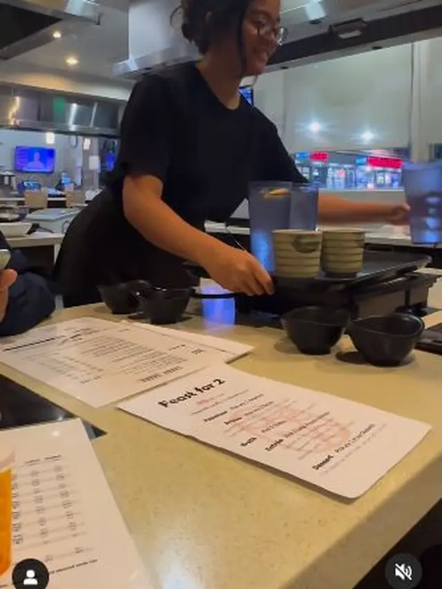 6 Momen Cinta Kuya Jadi Waitress di Amerika, Kerja Paruh Waktu Sambil Kuliah