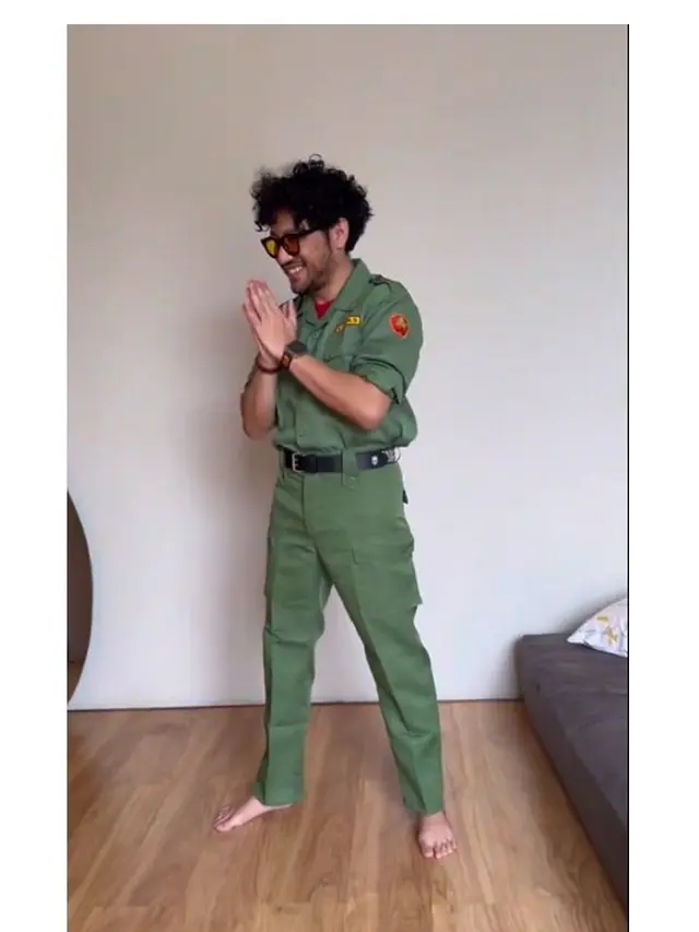 10 Potret Kunto Aji Jadi Petugas Linmas di TPS, Sempat Dikira Gimmick