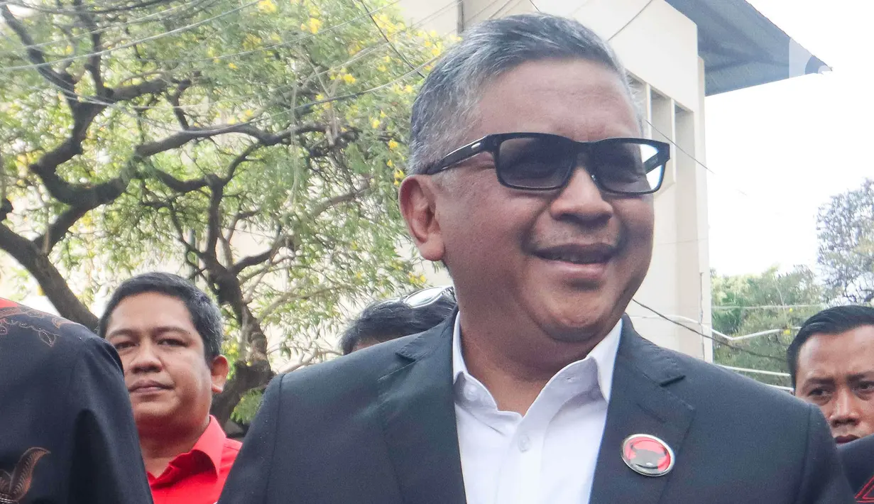 Hasto Kristiyanto memenuhi panggilan untuk memberikan keterangan mengenai pernyataannya di sebuah stasiun televisi nasional. (Liputan6.com/Herman Zakharia)