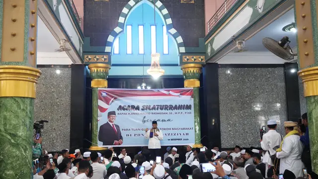 Capres Anies Baswedan di Pondok Pesantren (Ponpes) Al-Aziziyah, Mataram, Nusa Tenggara Barat (NTB), Selasa (19/12/2023).