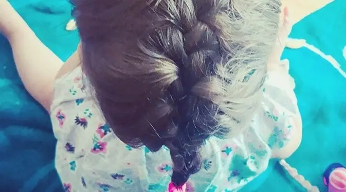 Rambut Sophia-Mae sudah bisa dikepang. (Foto: Instagram Sophia-Mae Destiny)