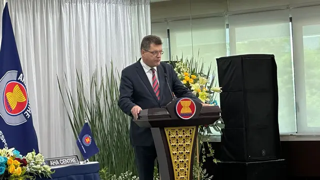 Komisioner Eropa untuk Manajemen Krisis Janez Lenarčič di Kantor Sekretariat ASEAN, Kamis (17/10/2024). (Liputan6.com/Benedikta Miranti)