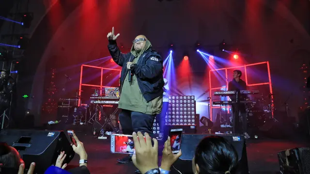 [Bintang] Igor Saykoji konser Iwa K