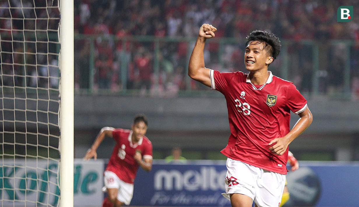 <p>Selebrasi pemain Timnas Indonesia U-19,&nbsp;Rabbani Tasnim Siddiq&nbsp;usai menjebol gawang Filipina dalam pertandingan babak penyisihan Grup A Piala AFF U-19 yang berlangsung di Stadion Patriot Candrabhaga, Bekasi, Jumat (8/7/2022). (Bola.com/Bagaskara Lazuardi)</p>