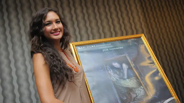Nadine Chandrawinata Terjun ke Jurang?