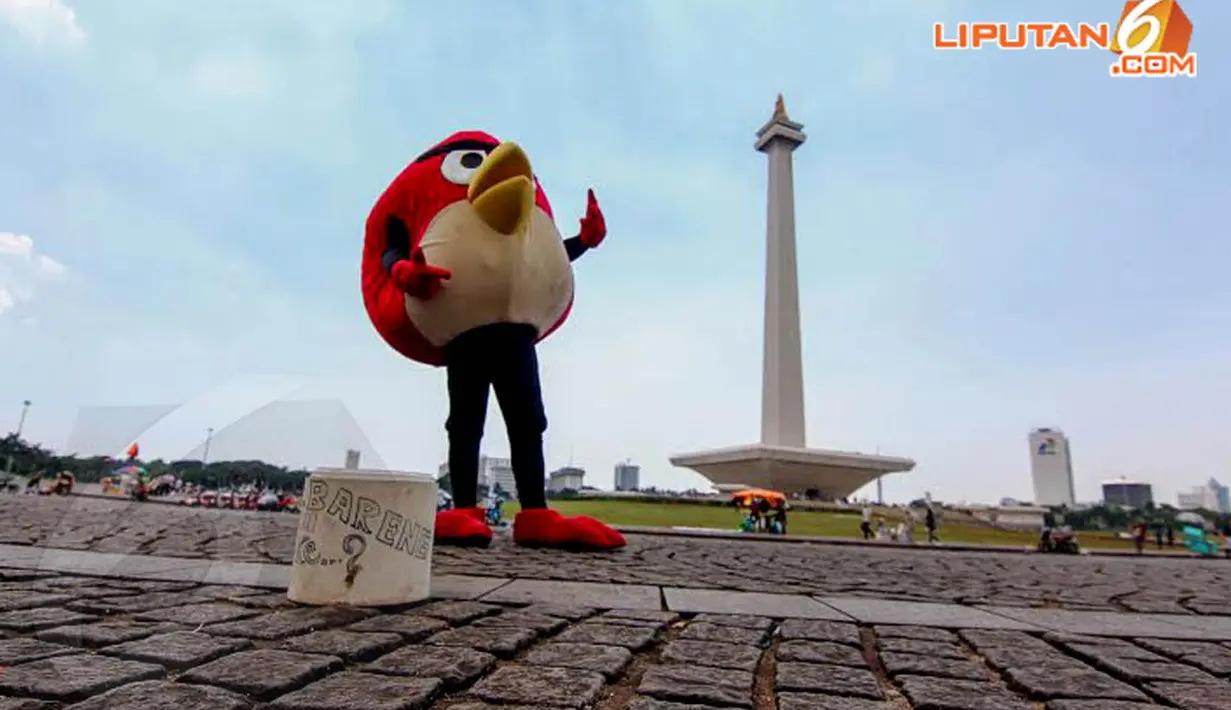 Libur tiga hari yang berlangsung sejak Jumat (18/04/14) kemarin tidak semua anjungan wisata,ramai pengunjung. Monas salah satunya (Liputan6.com/Faizal Fanani).