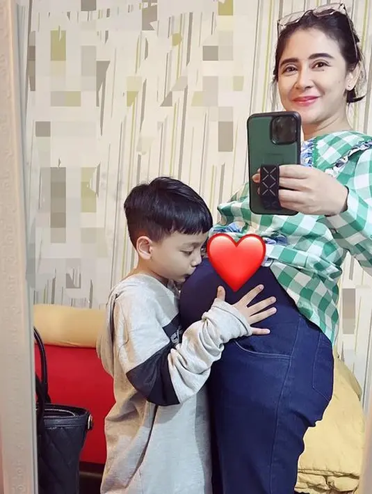 <p>Uut Permatasari Hamil ke-2 (Instagram/uutpermatasari)</p>