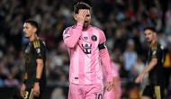 Lionel Messi #10 dari Inter Miami CF bereaksi selama pertandingan MLS antara Los Angeles Football Club dan Inter Miami CF di Los Angeles Memorial Coliseum pada 22 Februari 2026 di Los Angeles, California. (Shaun Clark/Getty Images via AFP)