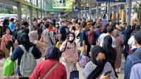 Posko Pusat Angkutan Lebaran Terpadu 2024 melaporkan pengguna angkutan umum tercatat sudah mencapai 1.181.705 orang pada H-3 Mudik Lebaran 2024. (dok Kemenhub)