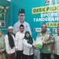 Wali Kota dan Wakil Wali Kota Tangerang Selatan, Benyamin Davnie dan Pilar Ichsan Saga kembalikan formulir pendaftaran ke DPC PKB Tangsel. (Liputan6.com/Pramita Tristiawati)