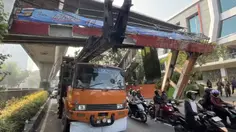 Kronologi Truk Angkut Alat Berat Tabrak JPO Tendean