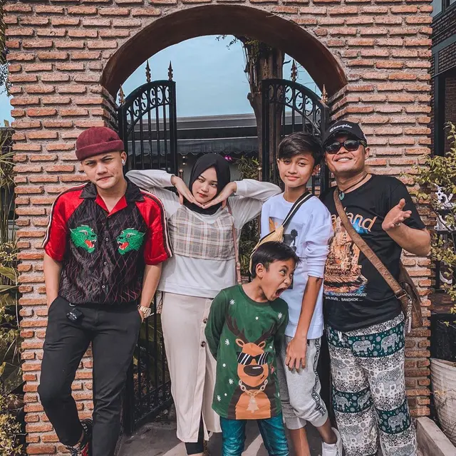 Sule dan Anak-Anak