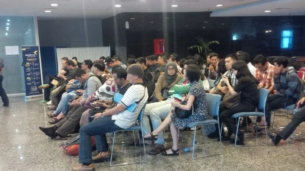 Wajib pajak memadati Kantor P‎usat Direktorat Jenderal Pajak, Jalan Jenderal Gatot Subroto, Jakarta Selatan untuk ikut prorgam tax amnesty pada Sabtu (24/9/2016). 