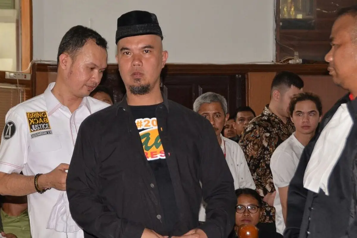 [Bintang] Ahmad Dhani di Persidangan
