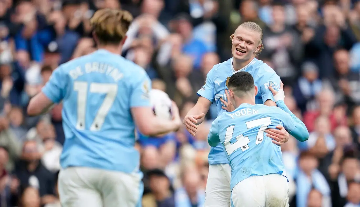 Saat ini, Manchester City berada di posisi dua dengan raihan 82 poin dari 35 atau kalah satu angka dari pemuncak klasemen sementara Liga Inggris 2023/2024, Arsenal. (AP Photo/Dave Thompson)