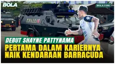 Shayne Pattynama menjalani debut bersama Persija Jakarta saat melawan Persita di Indomilk Arena, Jumat (30/1/2026). Bek Timnas Indonesia itu merasakan pengalaman unik naik rantis barracuda dan turut membawa Persija menang 2-0.