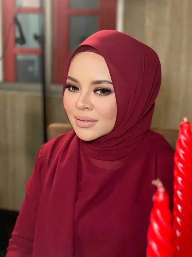 Siti Sarah (https://www.instagram.com/p/CLdmFHWlB94/)