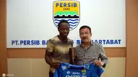 Erick Weeks resmi bergabung dengan Persib untuk Piala Presiden. (Persib.co.id)