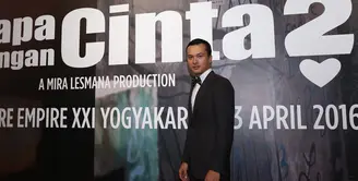 Setelah 14 tahun berlalu, Nicholas Saputra dituntut kembali memerankan Rangga dalam film Ada Apa Dengan Cinta 2 (AADC 2). Beruntung Rangga yang sekarang ada perubahan karakter dari sebelumnya anak SMA.(Andy Masela/Bintang.com)