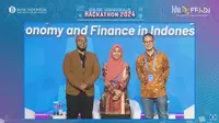 Narasumber Seminar Bank Indonesia Hackathon 2024, ketua divisi AI organisasi non-profit AI Singapore William Tjhi dan Dosen STEI ITB Ayu Purwariyanti, berfoto bersama moderator yang juga sekaligus Ketua Data Science Indonesia, Nabil Bajri. (Muhammad Jibril Razky Kamal, Senin (29/4/2024))
