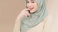 8 Tips Padu Padan Hijab 2025 agar Terlihat Lebih Fresh dan Awet Muda, Cekidot!