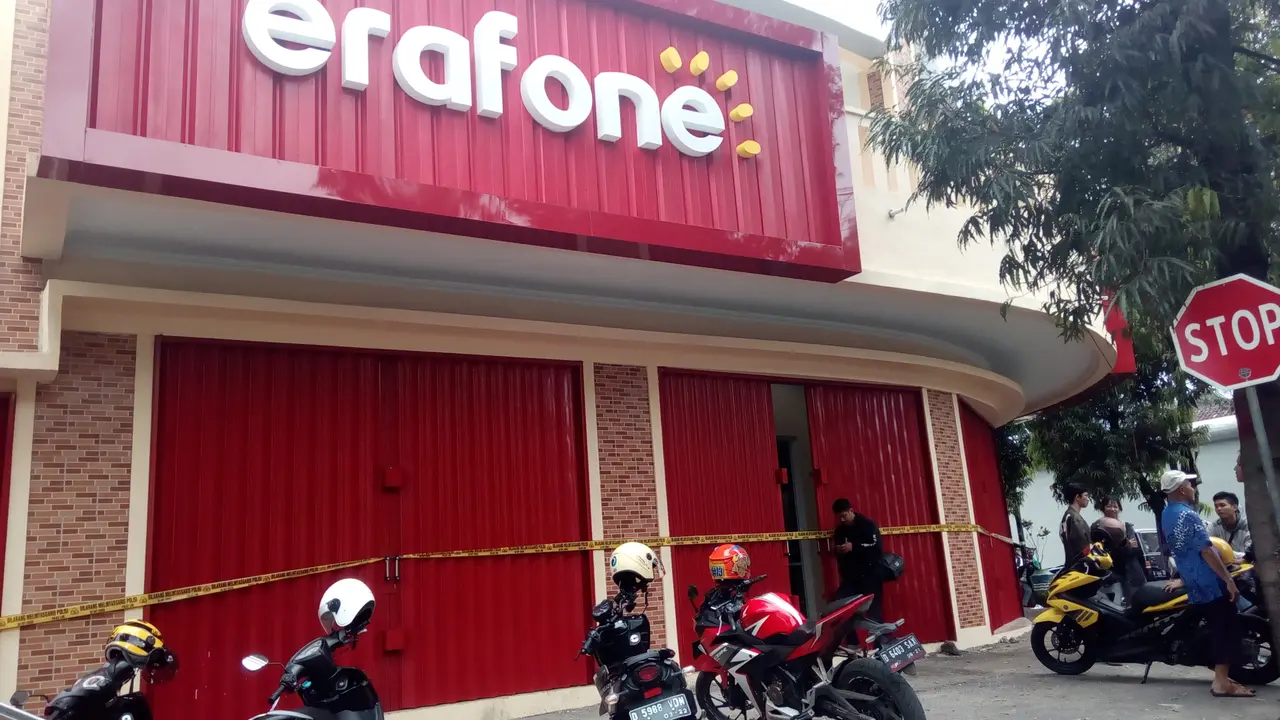 Kawanan Maling Gondol Ratusan Smartphone Gerai Baru Erafone Garut