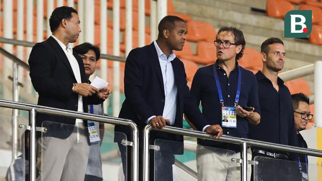  Patrick Kluivert dan Erick Thohir Kompak Nonton Dewa United Vs Persija, Pantau Pemain Timnas Indonesia