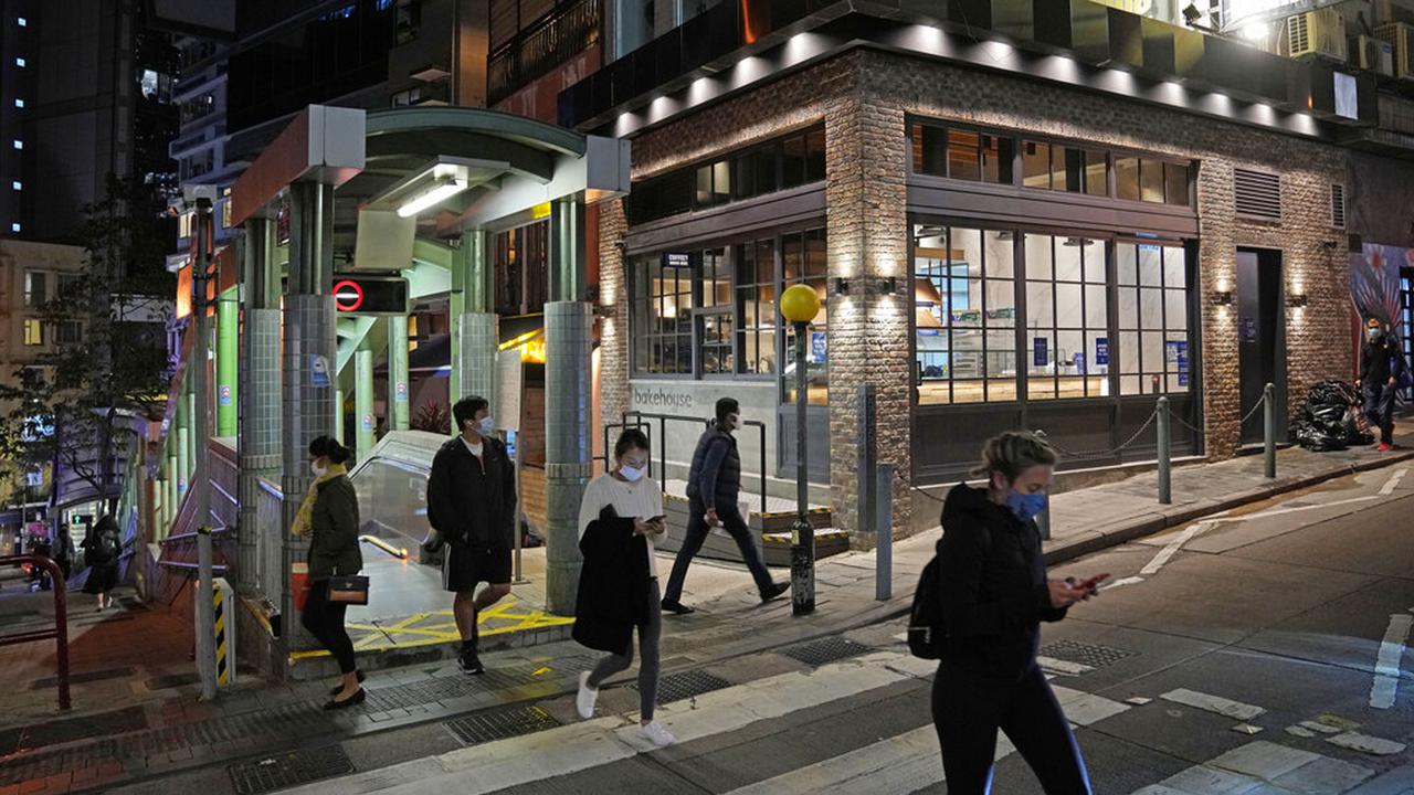 FOTO: Sebaran COVID-19 Varian Omicron Banjiri Hong Kong