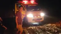 Viral Video Ambulans Jenazah Terjebak Lumpur di Jalan Tambang Konawe Utara