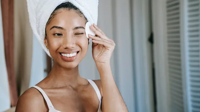 3 Kesalahan Perawatan Wajah yang Sering Dijumpai di Tahun 2021, Segera Hentikan!