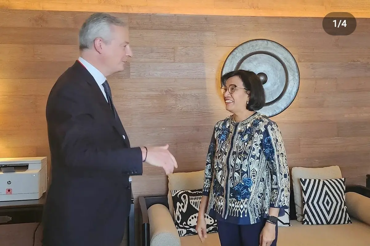 Menteri Keuangan (Menkeu) Sri Mulyani Indrawati membagikan momen pertemuannya dengan Menteri Ekonomi dan Keuangan Prancis Bruno Le Maire, melalui akun instagram pribadinya @smindrawati.