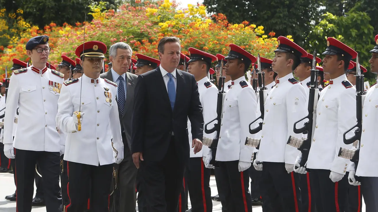 20150729-Begini Penyambutan PM Inggris David Cameron Saat Kunjungi Singapura 2