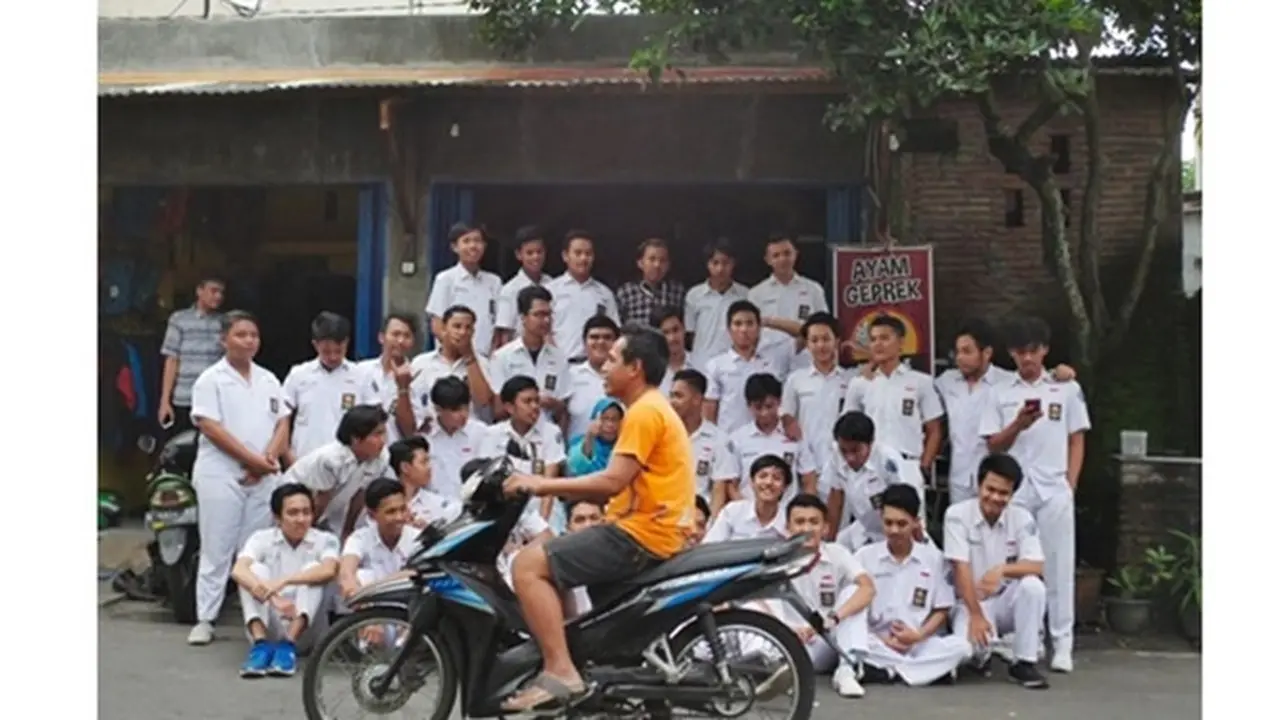 6 Potret Gagal Foto Karena Motor Lewat Ini Bikin Ngakak