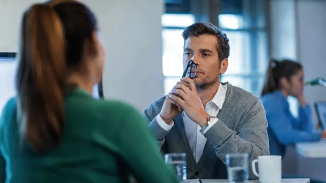 Tantangan dan Tekanan Sosial