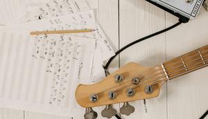 Chord Wanita Masih Banyak Stand Here Alone (Foto: Pexels)