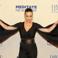 Dalam perayaan Thanksgiving, Katy Perry melakukan dukungan untuk Standing Rock sebagai perkumpulan yang melakukan perlawanan dengan Dakota Access Pipeline. (AFP/Bintang.com)