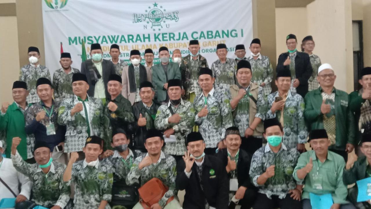 Pengurus PCNU Garut setelah melakukan Musyawarah Kerja ke-1 Cabang PCNU Garut, beberapa waktu lalu.
