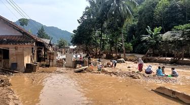 Banjir Bandang dan Longsor di Pamijahan Bogor
