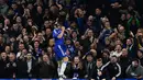 Ekspresi pemain Chelsea, Cesar Azpilicueta, setelah mencetak gol ke gawang West Bromwich Albion dalam lanjutan Liga Inggris di Stadion Stamford Bridge, London, (13/1/2016). (AFP/Ben Stansall)