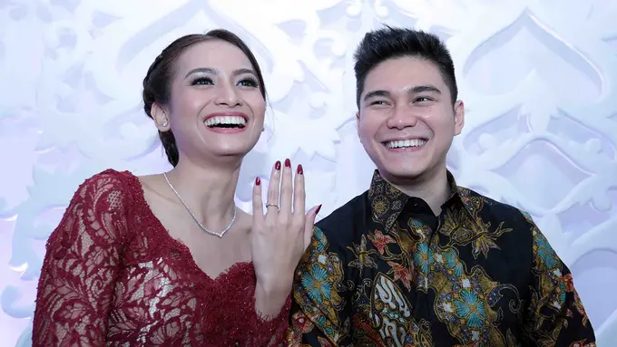 [Bintang] Acha Septriasa dan Vicky Kharisma