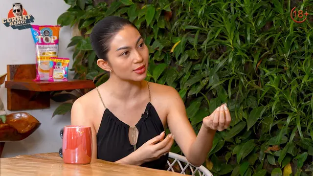 Pacaran dengan Stefan William membuat Ariel Tatum dapat bullying. (credit:youtube.com/@curhatbang)