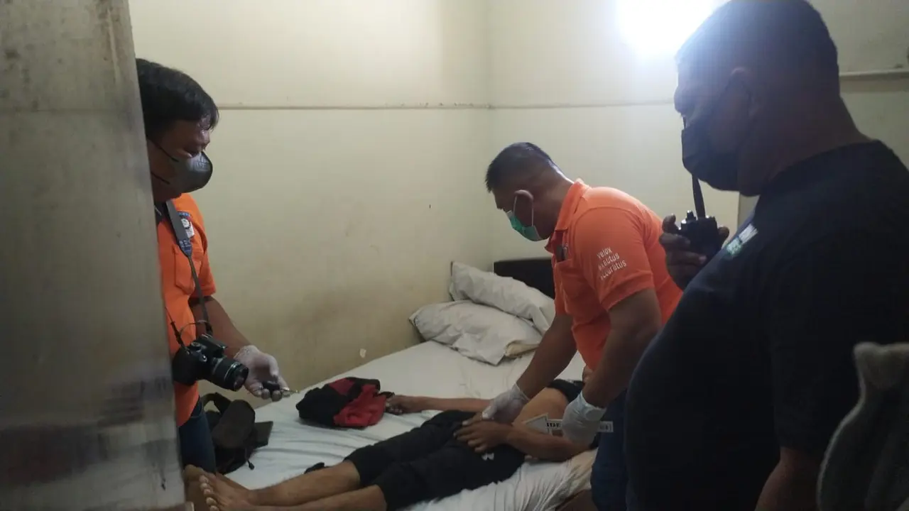 Pria di Surabaya ditemukan tewas di kamar hotel. (Istimewa)
