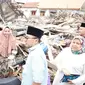Zulkifli Hasan datangi desa terdampak tsunami di Lampung Selatan.