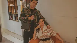 Tidak seperti ibu dan anak, Donna dan Jeje kerap dikira kakak beradik karena Donna yang terlihat awet muda. (Liputan6.com/IG/@jejesoekarno)