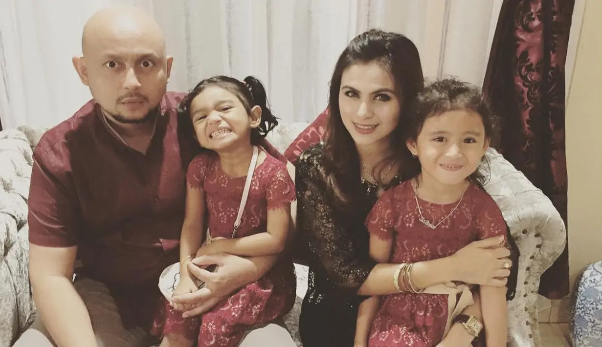 "'ah masa sih' 'iya ada kok dalilnya' dari situ aku mikir, aku sayang banget sama papa, jadi aku kayaknya ya sudah deh. Mungkin ini saatnya," ucap Asha Syara saat ditemui di kawasan Tendean, Jakarta Selatan, Selasa (15/5). (Instagram/ashasyara)