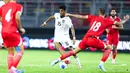 Visi bermain dan kreativitas Kambuaya sangat terlihat di area ini. Dia sering kali melakukan pergerakan eksplosif dan mengirimkan umpan-umpan daerah yang akurat untuk membongkar pertahanan lawan. (Bola.com/Abdul Aziz)