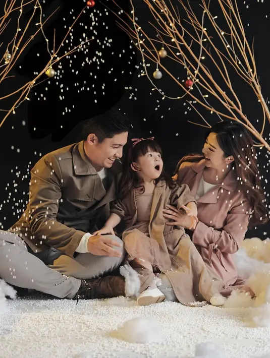 Lewat akun Instagramnya, Franda mengatakan bahwa banyak pertanyaan yang datang kepadanya terkait menambah momongan. Nah, akhirnya Franda pun angkat bicara. Ia tak menampik tentang keinginannya tambah anak, namun masih merasa khawatir. (Instagram/frandaaa87)