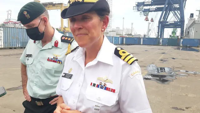 Komandan Annick M.S. Fortin yang memimpin HMCS Winnipeg.